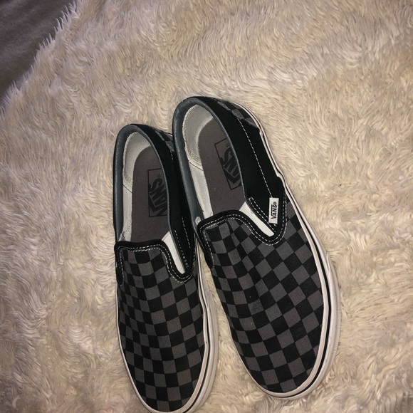 Size 8 women’s black and grey checkerboard vans - Picture 4 of 5